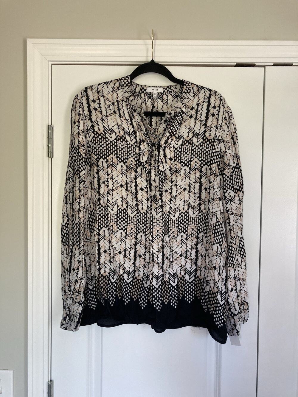 Reiss Printed Blouse Size 14 US Long Sleeve Blue Viscose Button Ruffle Career